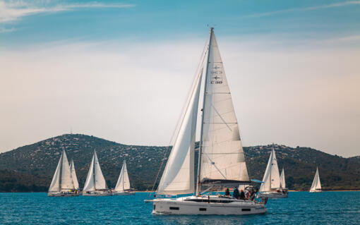 Zadarskim arhipelagom plovile 42 jedrilice u humanitarnoj misiji